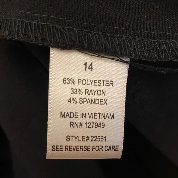 Emma & Michele Size 14 Black and Cream Dress with Red Belt - Picture 6 of 7